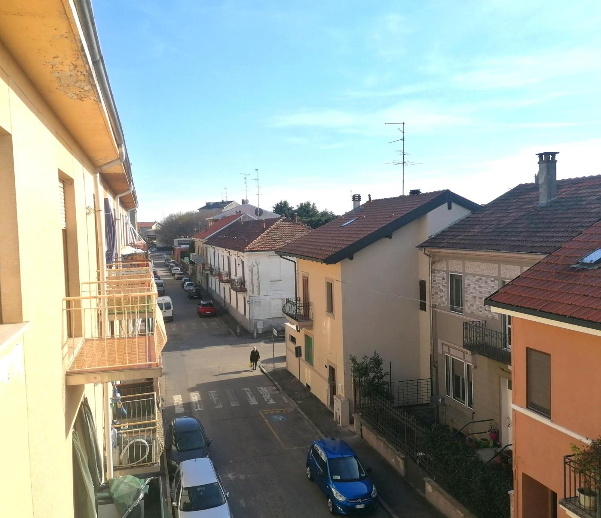 Novara Suite Rum bild